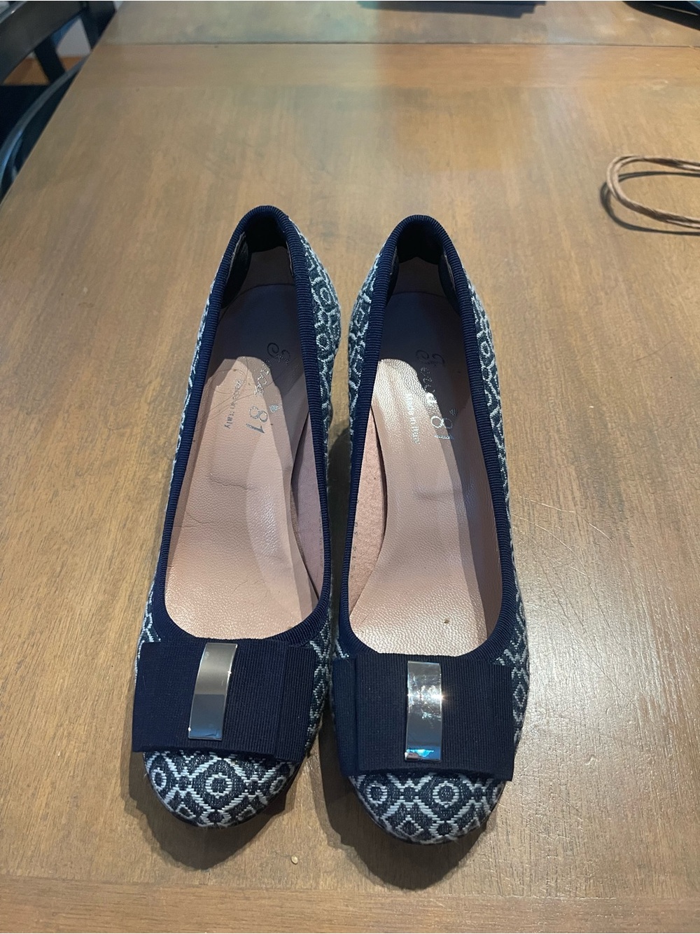 Navy Patterned Low Heel Pumps with Bow Accent